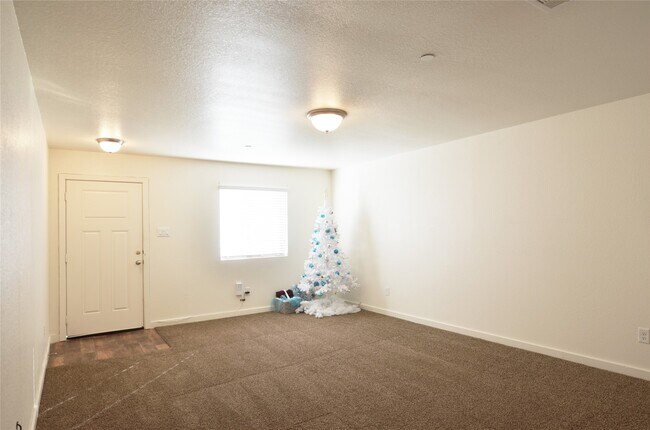 Foto del edificio - 10535 Mills Rd