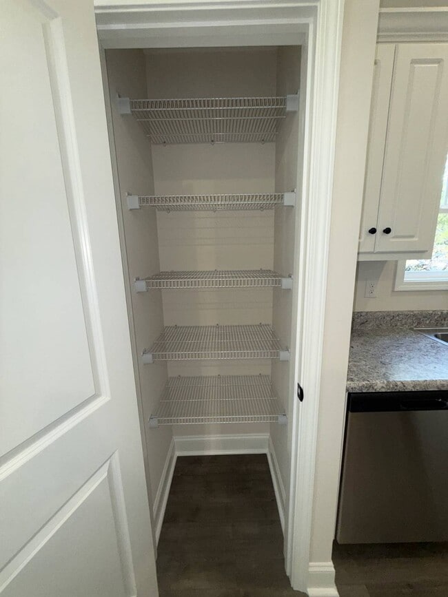 Building Photo - 146 Cooley Rd