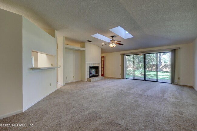 Building Photo - 4819 Wethersfield Pl W