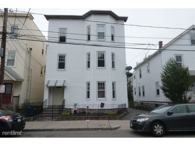 Building Photo - 56 Granger St