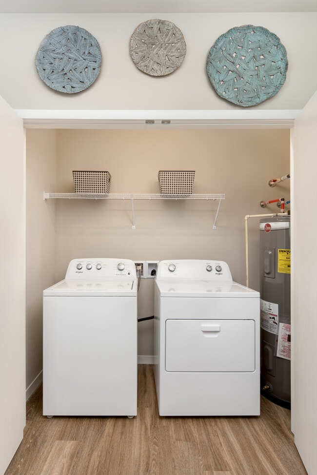 High Bluff In-Unit Laundry - High Bluff Townhomes