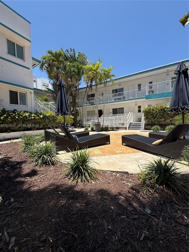 Foto del edificio - 7710 Harding Ave