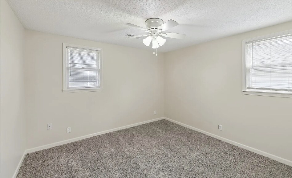 Primary Photo - 6585 NW 56th St