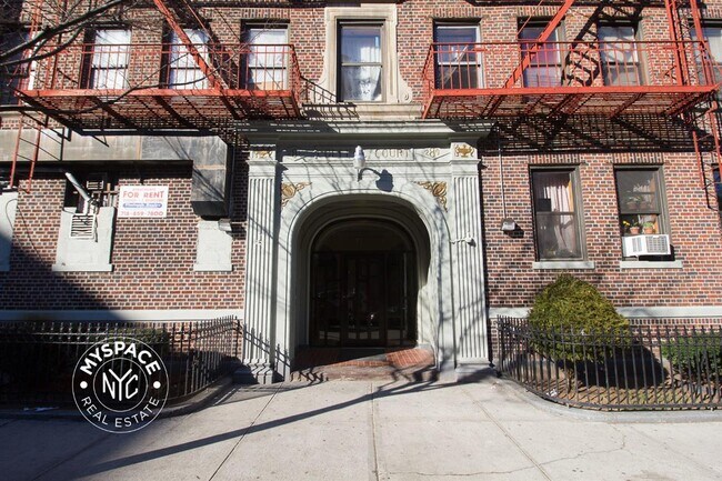 Foto del edificio - 281 Crown St