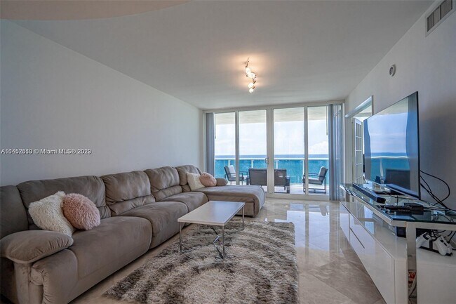 Foto del edificio - 19111 Collins Ave