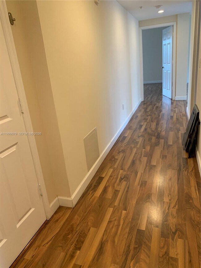 Foto del edificio - 711 Biltmore Way