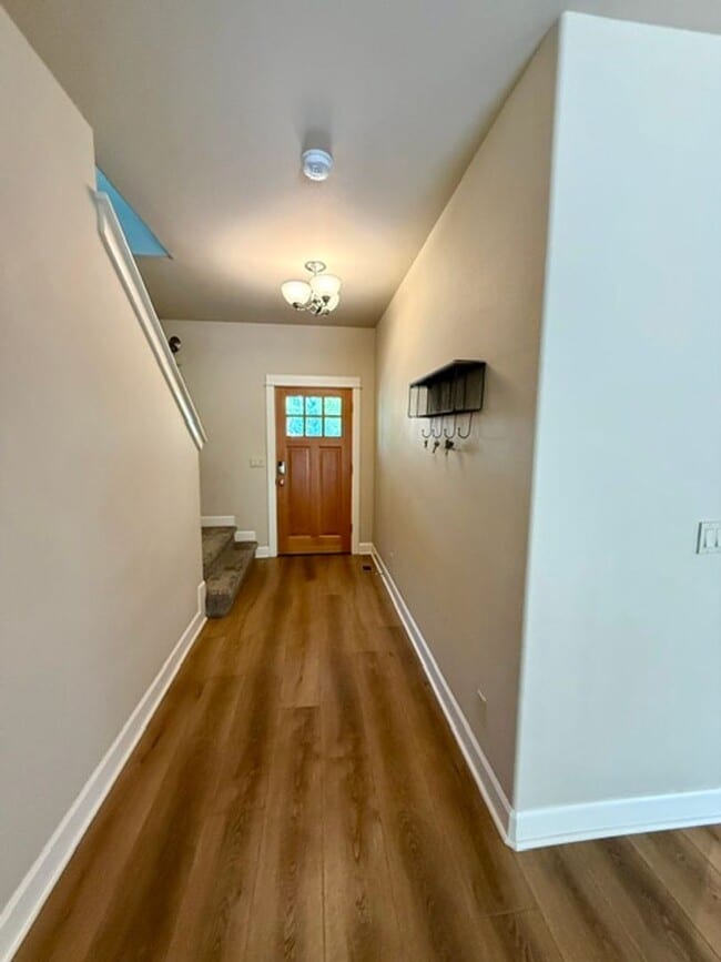 Building Photo - Spacious 2,232 Sq. Ft. 4 Bed, 3.5 Bath Home with Central A/C!