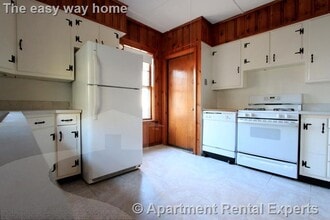 Building Photo - 92 Rogers Ave