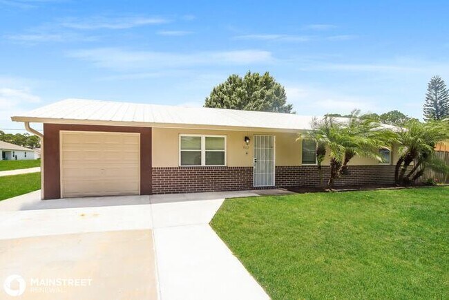 Foto del edificio - 942 QUAIL ST S E, PALM BAY, FL 32909