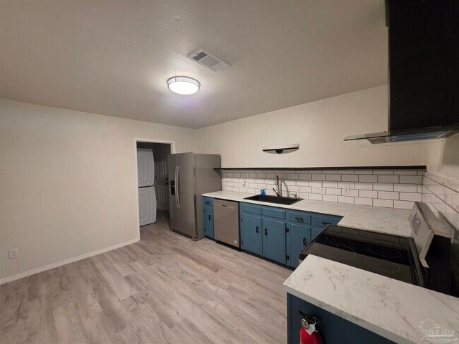 Foto del edificio - 9440 Guidy Ln