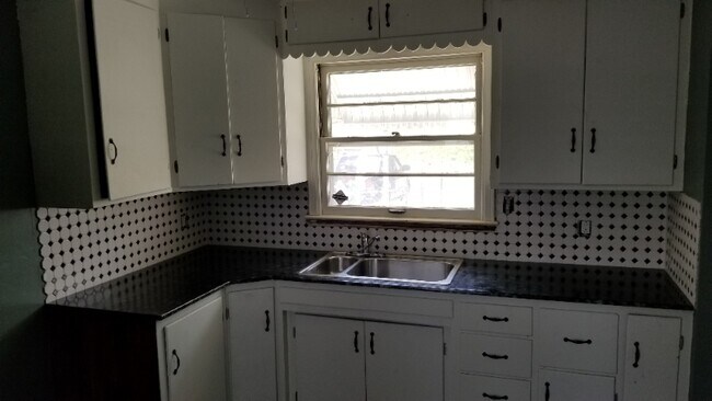 Foto del edificio - 3421 Askew Ave