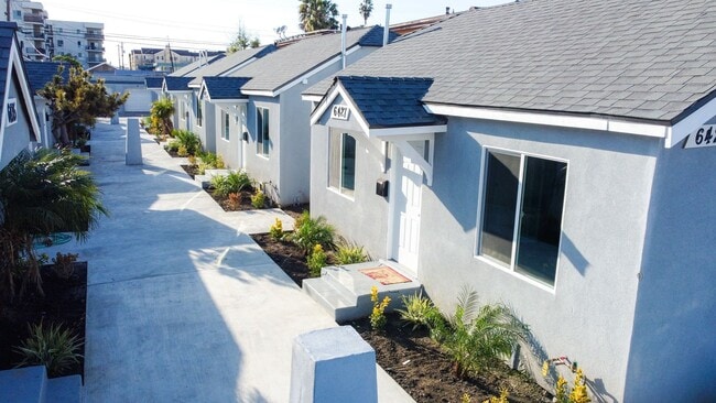 Photo - Private 2BR / 1BA Bungalow Unit in Hyde Park Section 8 Welcome! Apartment