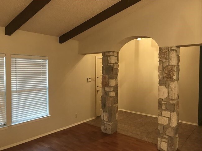 Building Photo - 8434 Ridge Stone St