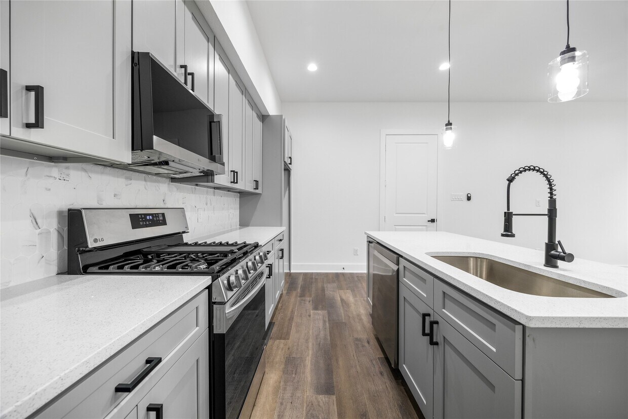 Primary Photo - 6804 Arabella St