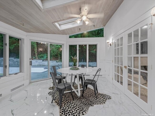 Building Photo - 269 Oyster Bay Road