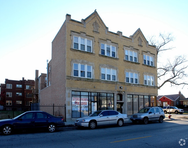 Building Photo - 723 W 111th St
