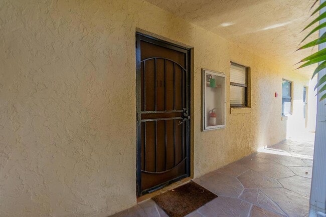 Photo - 890 N Federal Hwy Apartment