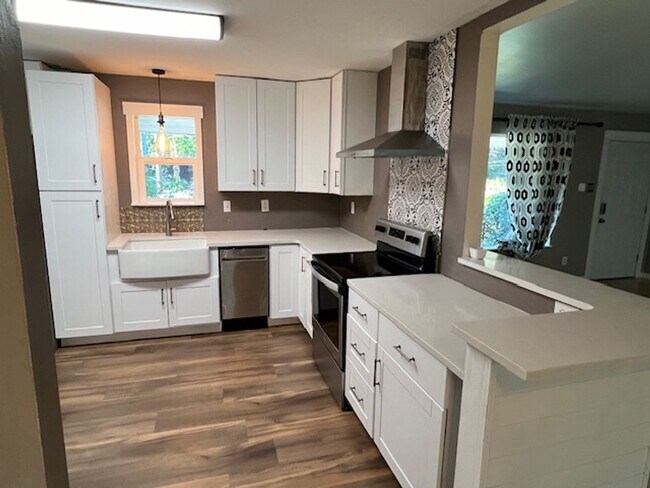 Foto del edificio - Charming 2 Bed 1 Bath Duplex in Downtown I...