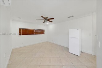 Building Photo - 7600 SW 19th Terrace