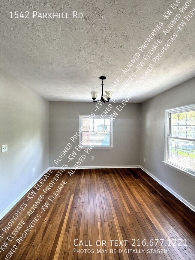 Foto del edificio - 1542 Parkhill Rd