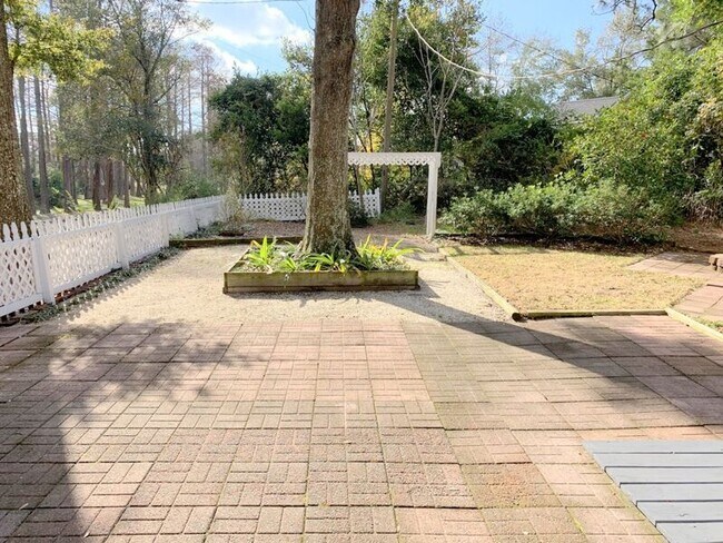 Foto del edificio - 2256 W Lake Shore Dr