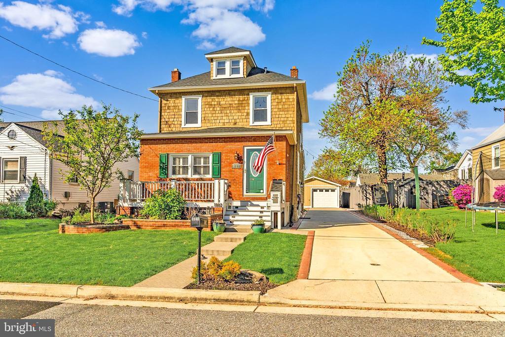Primary Photo - 1802 Summit Ave