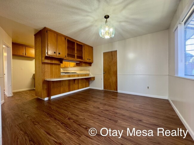 Foto del edificio - Charming 3-Bedroom Home with Expansive Outdoor Space