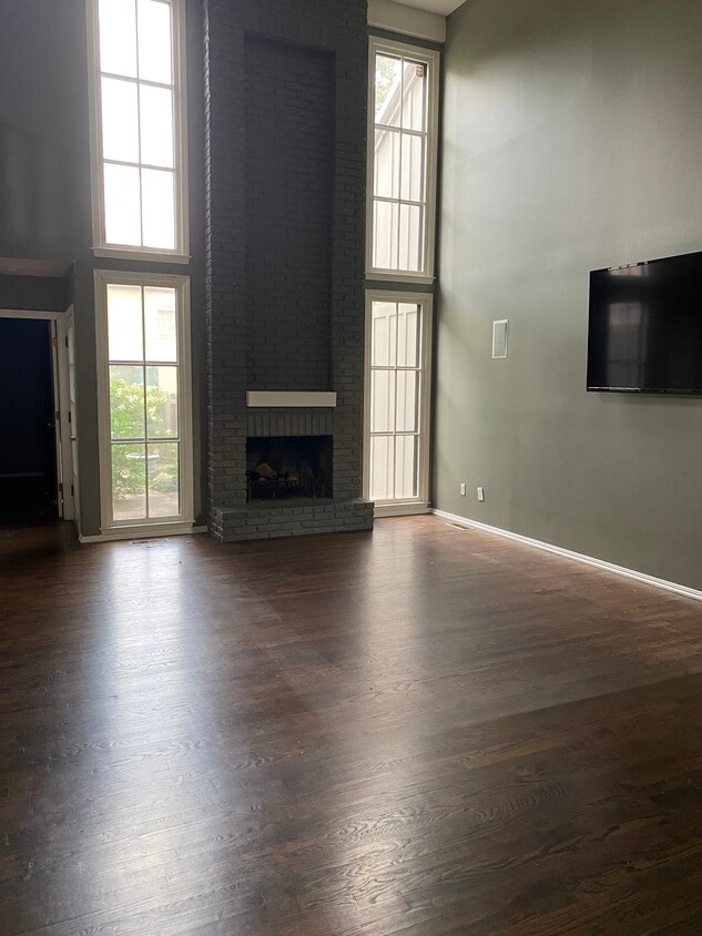 4301 W 111th Ter, Leawood, KS 66211 Townhome Rentals in Leawood KS