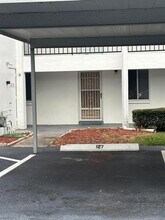 Building Photo - 2060 Marilyn St