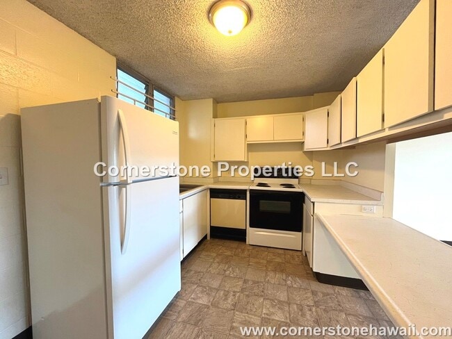 Photo - 2001 Aupuni St Townhome