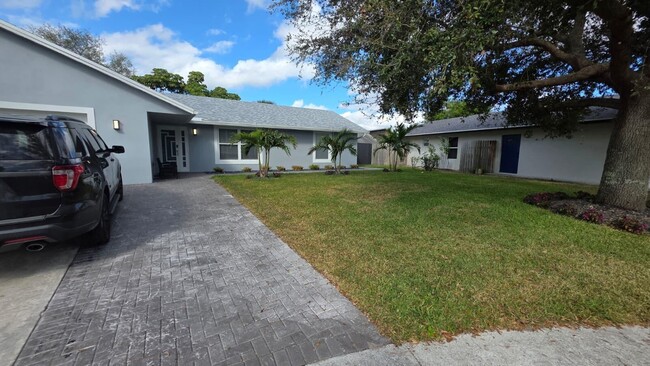 Building Photo - 131 Puffin Ct