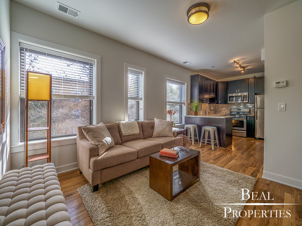 Foto principal - 2203 W Eastwood Ave