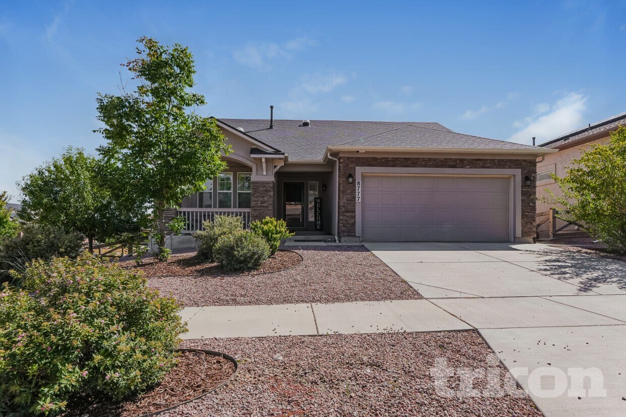 Foto principal - 8777 Mossy Bank Ln