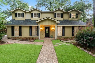 Building Photo - 16815 Memorial Oaks Ln
