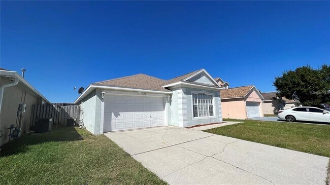 Foto del edificio - 627 Rollins Dr