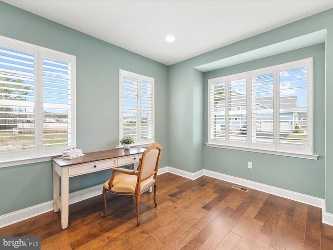 Foto del edificio - 26300 Tributary Blvd