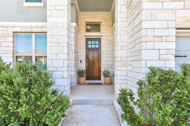 Building Photo - 134 Longmire Cv