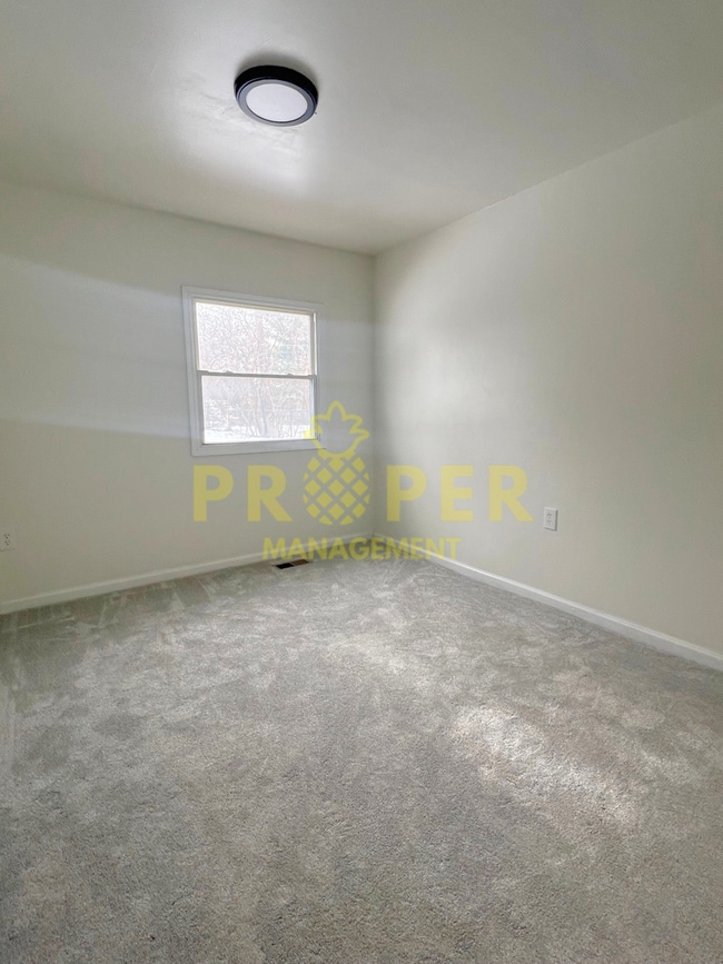 Building Photo - 3 bedrooms 1 bathrooms house for rent