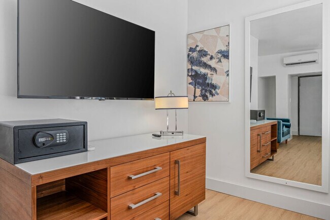 Foto del edificio - 420 Collins Ct