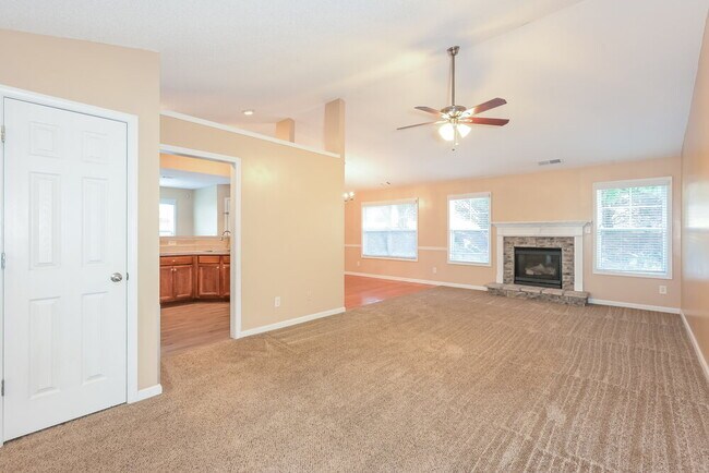 Foto del edificio - 3733 Plymouth Rock Drive