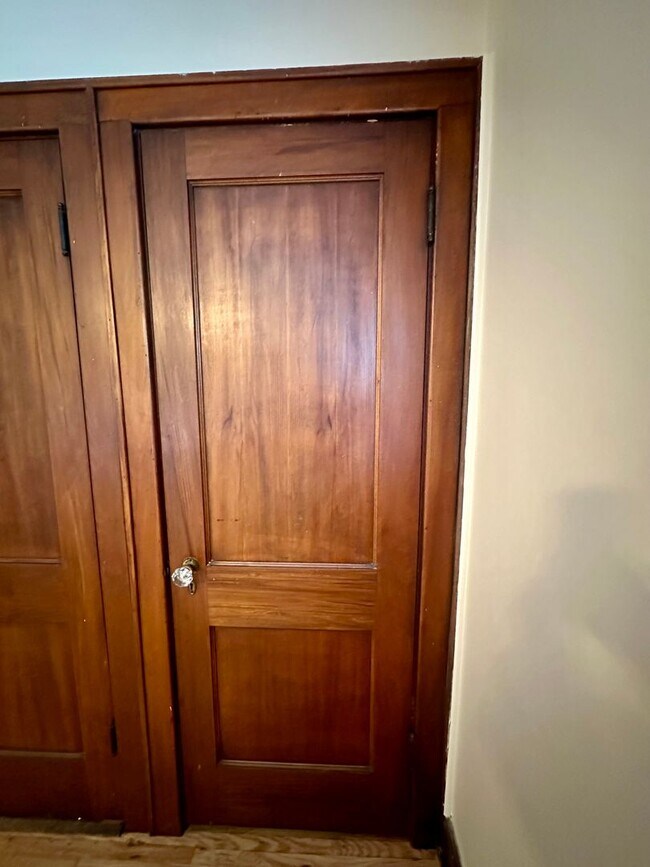 Building Photo - 24 W Tulane Rd