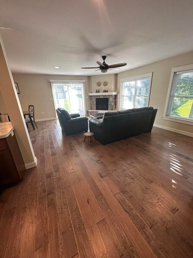Foto del edificio - 432 Coronado Cir