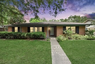Building Photo - 4422 Nenana Dr