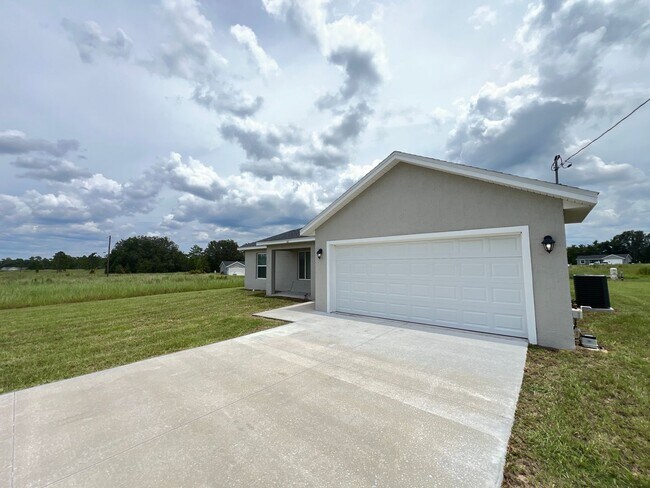 Building Photo - 52 Maple Dr