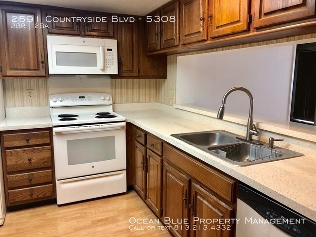 Foto del edificio - Wonderful and Spacious 2/2 Countryside Condo