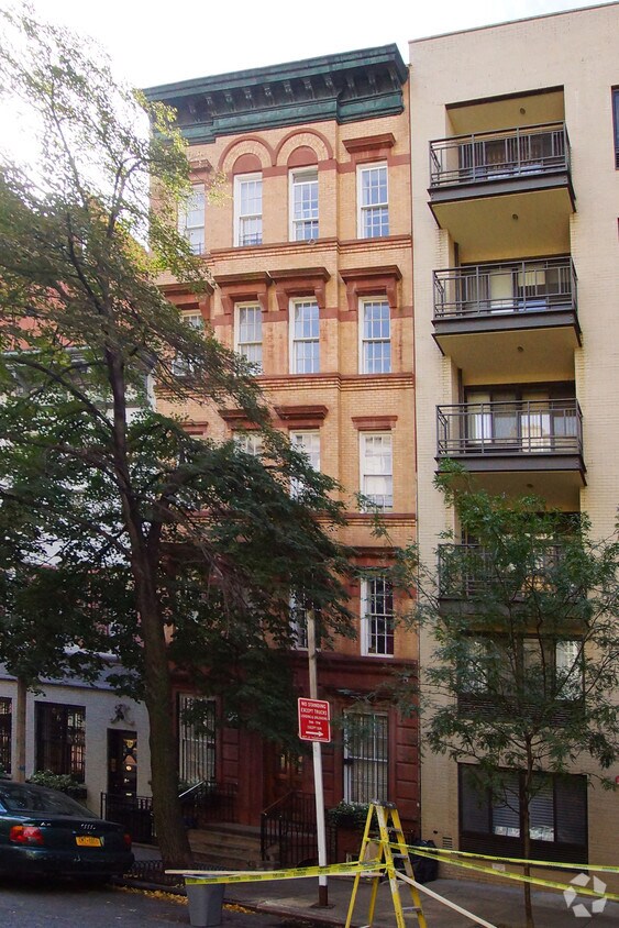 Foto principal - 308 East 82nd Street