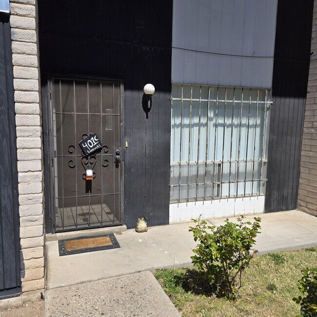 Foto del edificio - 401 Graceland Dr SE
