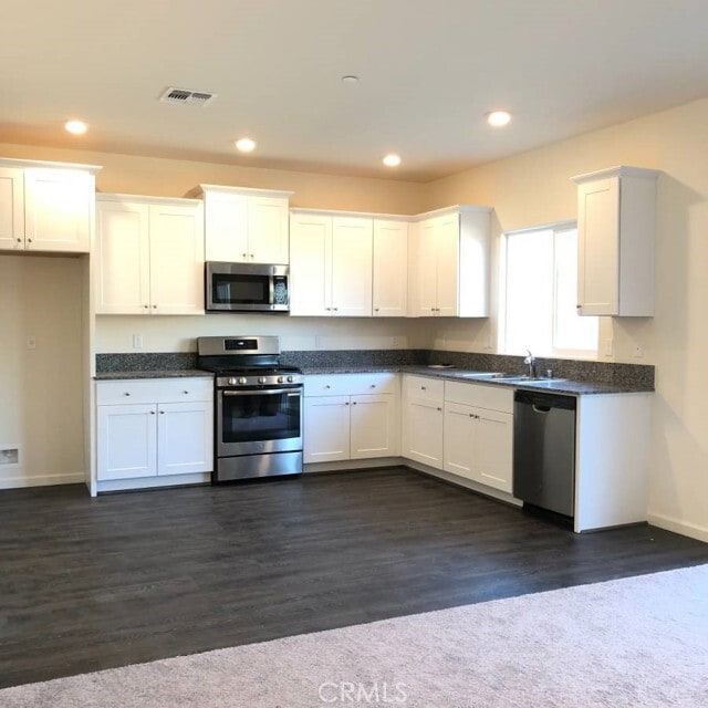Building Photo - 623 Phelps Dr