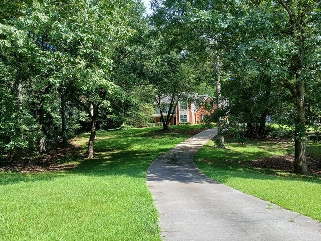 Building Photo - 3004 Dogwood Ln