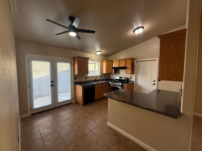 Foto del edificio - 2485 Armour Ave